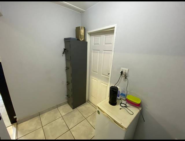 1,000M² BUSINESS CENTRE TO LET IN RUSTENBURG CENTRAL